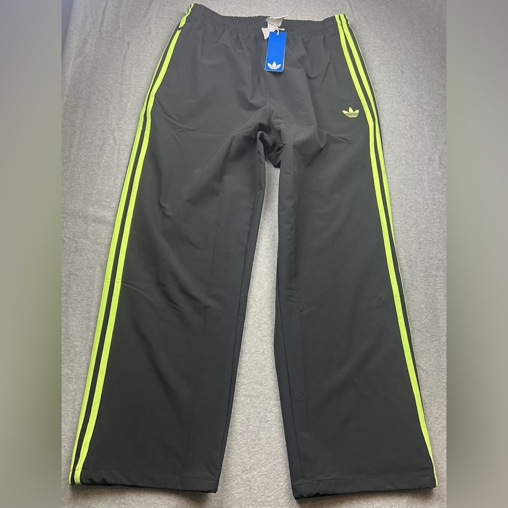 adidas Originals men’s adiColor Woven Drill Track Pants Men's - Picture 3 of 6